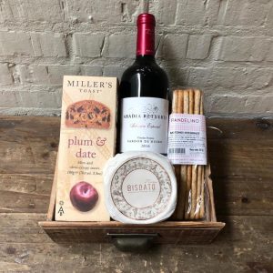 Caja regalo queso y vino pequeña